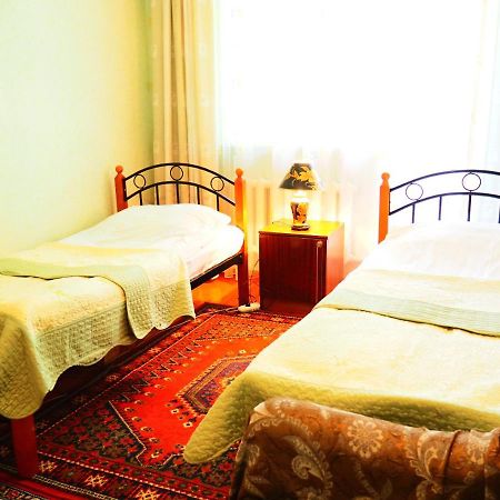 Baktygul Guesthouse Naryn Buitenkant foto