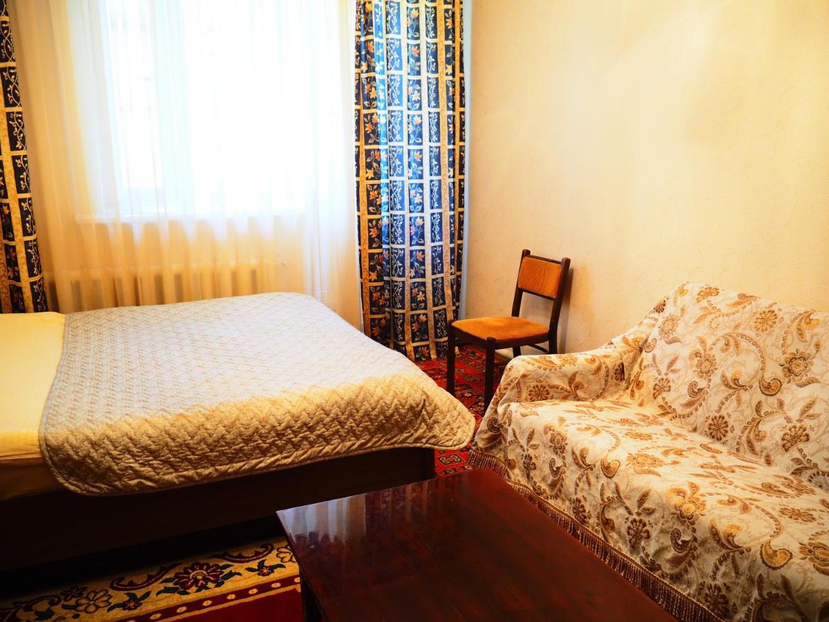 Baktygul Guesthouse Naryn Buitenkant foto